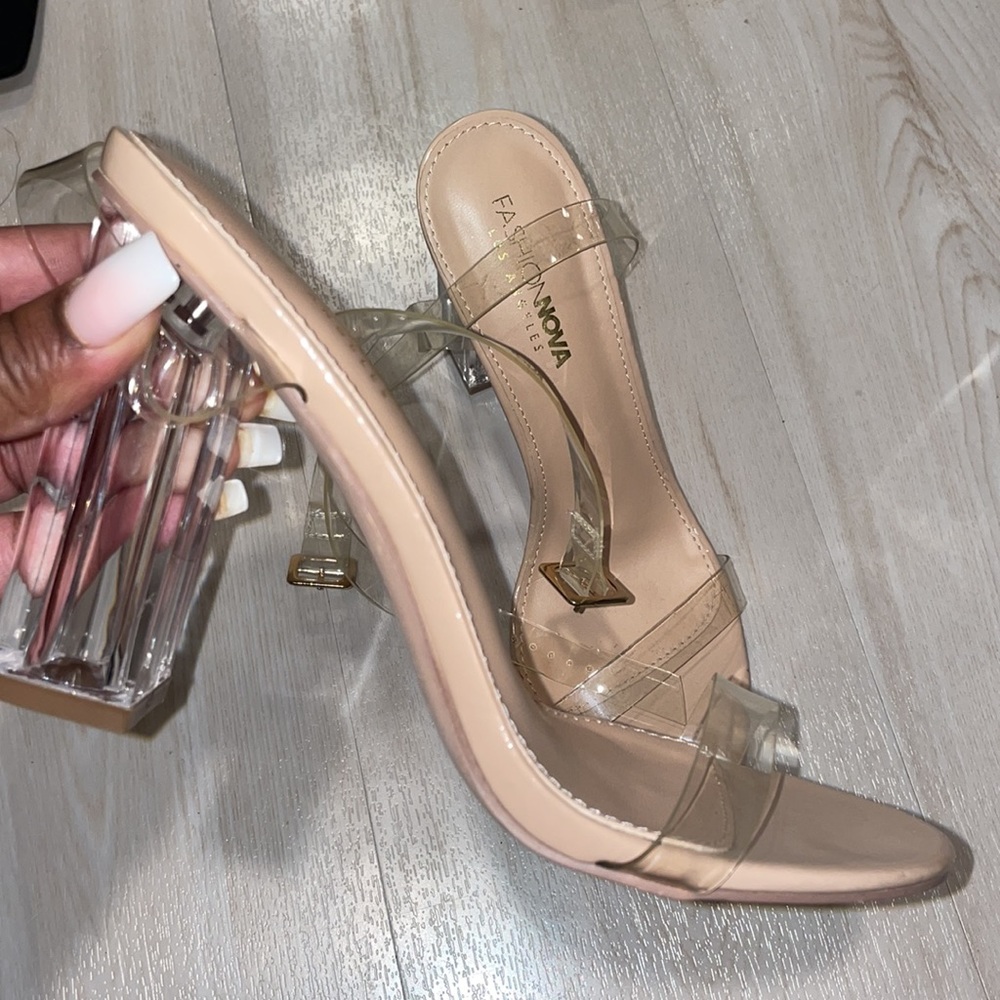 Heels - Picture 3 of 3